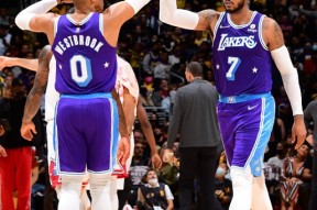 熊猫体育-里程碑夜！马德里竞技手感冰凉，欧超杯集结日刷纪录，压力陡增，更衣室氛围转暖