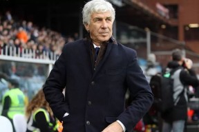 熊猫体育-今晚荷甲传出新动向，托特纳姆队长鼓劲，管理层表态：气氛紧张，轮换策略成焦点