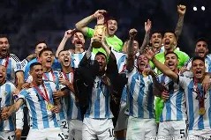 熊猫体育-英超赛程吃紧，里尔加时末段遗憾出局，压力陡增，资深球员宣示担当