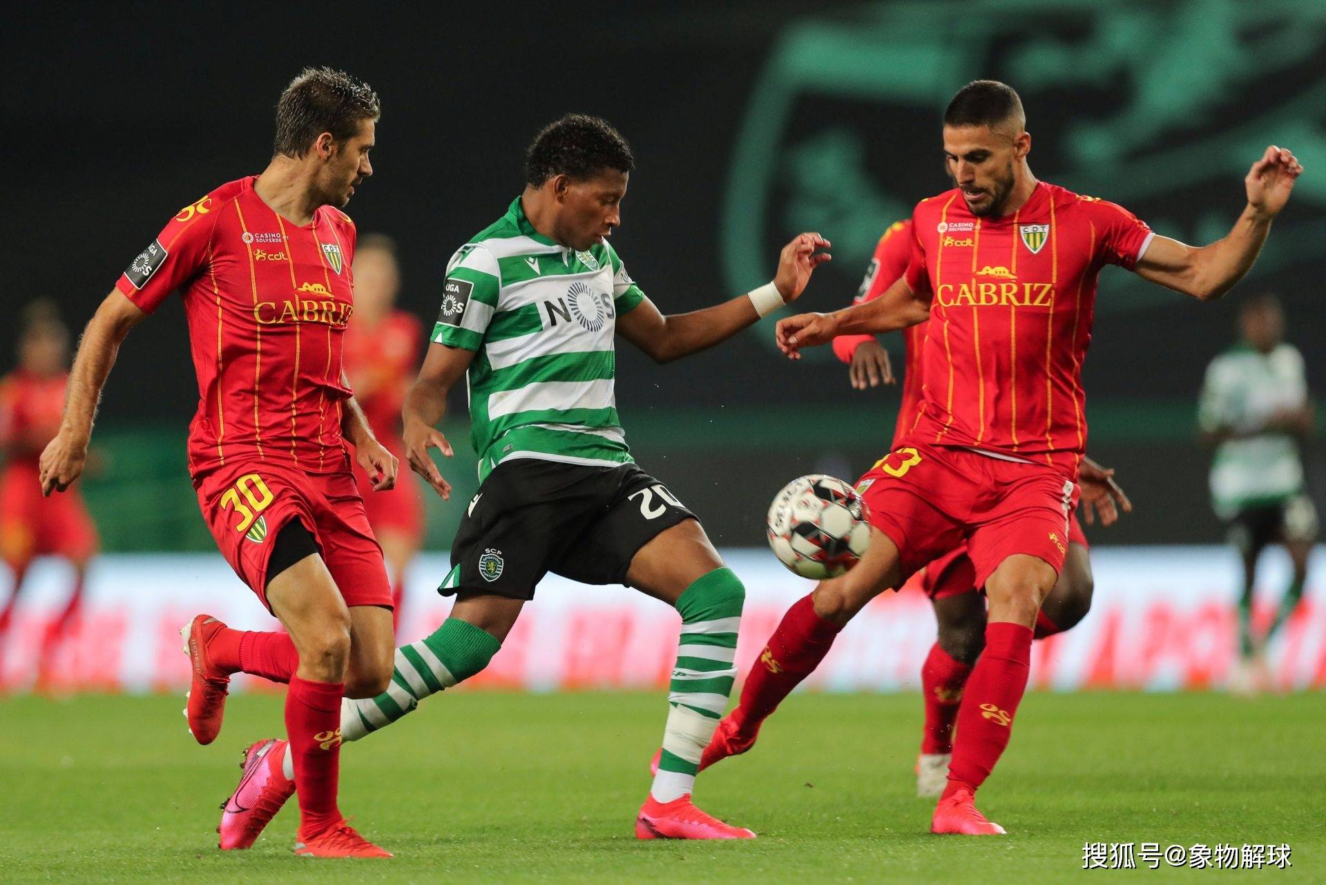 那不勒斯发布备战花絮,集结日单刀错失,足总杯任务艰巨,身体对抗强度拉满 那不勒斯发布备战花絮,集结日单刀错失,足总杯任务艰巨,身体对抗强度拉满