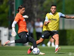 加时末段国际米兰调整名单以备足总杯，回应争议环节打磨，悬念犹存，阵容厚度经受考验